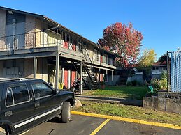 Rama Inn Hotel and RV Park