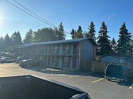 Rama Inn Hotel and RV Park