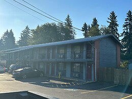 Rama Inn Hotel and RV Park