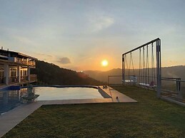 Serenity Farm and Resort by Hiverooms