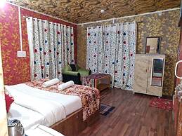 Goroomgo Blue Pine Jammu & Kashmir