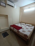 Goroomgo Grand Inn lodge Puri