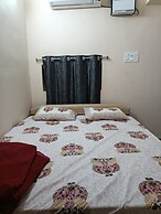 Goroomgo Grand Inn lodge Puri