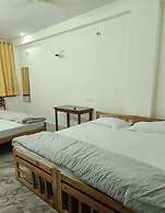 Goroomgo Tourist Inn Jaipur