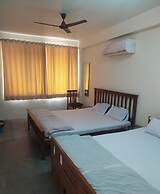 Goroomgo Tourist Inn Jaipur