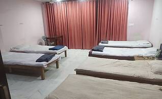 Goroomgo Tourist Inn Jaipur