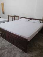 Goroomgo Tourist Inn Jaipur