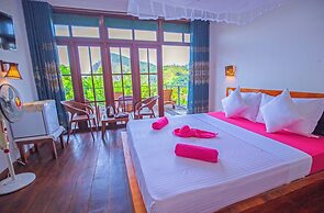 Ella Rawana Den Hotel