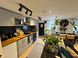 Coventry Cozy Cottage