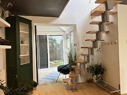 Coventry Cozy Cottage