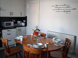 Manchester-2bedroom-1bathroom-wifi (108947701)