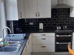 Manchester-2bedroom-1bathroom-wifi (108947701)