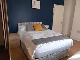 Manchester-2bedroom-1bathroom-wifi (108947701)