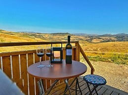 Nature Lovers Escape on an Eco-friendly Vineyard