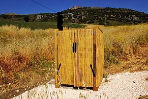 Nature Lovers Escape on an Eco-friendly Vineyard