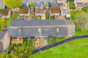 Ranworth House - Holiday Home in Bedford, Sleeps 5