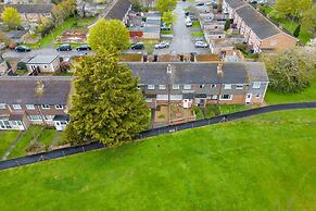 Ranworth House - Holiday Home in Bedford, Sleeps 5