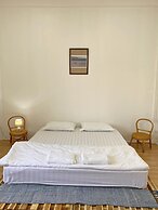 Petit Espace Hostel