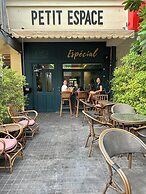 Petit Espace Hostel
