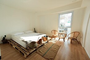 Petit Espace Hostel