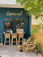 Petit Espace Hostel