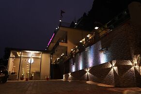 Ganeshwaram Hotel & Restaurant Bhowali