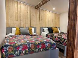 Jaune Hôtel Boutique