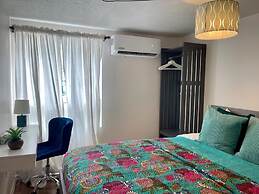 Jaune Hôtel Boutique