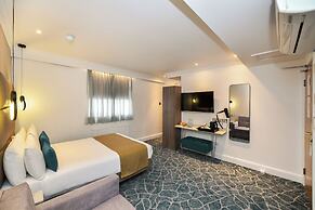 Queens Park Premier London Hyde Park