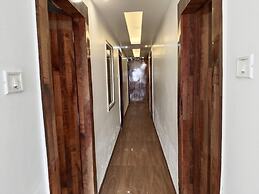 Hotel Ten Eleven Grand