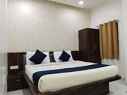 Hotel Ten Eleven Grand