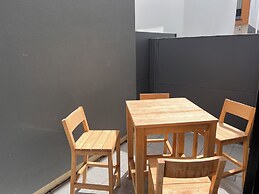 Stylish 2 bedrooms townhouse in Central