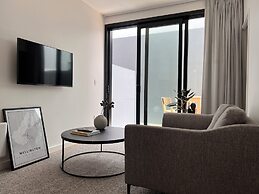 Stylish 2 bedrooms townhouse in Central