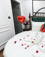 Royal Hotel Me Tri Ha