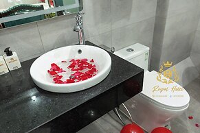 Royal Hotel Me Tri Ha