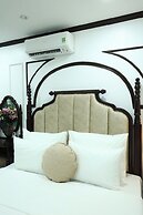 Royal Hotel Me Tri Ha