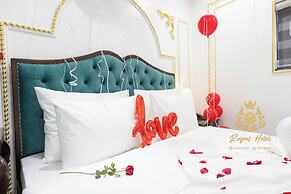 Royal Hotel Me Tri Ha