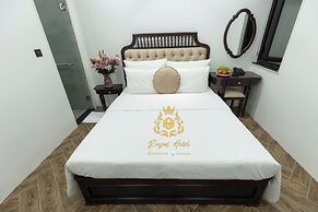 Royal Hotel Me Tri Ha