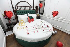 Royal Hotel Me Tri Ha