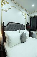 Royal Hotel Me Tri Ha