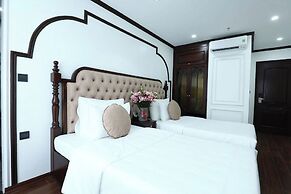 Royal Hotel Me Tri Ha