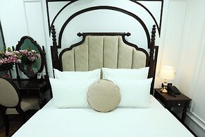 Royal Hotel Me Tri Ha