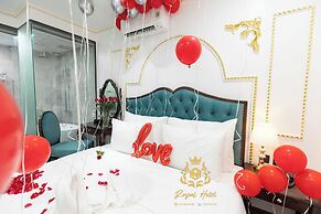 Royal Hotel Me Tri Ha