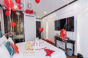 Royal Hotel Me Tri Ha