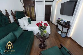 Royal Hotel Me Tri Ha