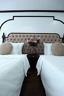 Royal Hotel Me Tri Ha