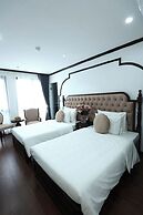 Royal Hotel Me Tri Ha