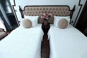 Royal Hotel Me Tri Ha