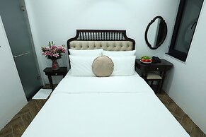 Royal Hotel Me Tri Ha