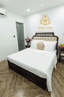 Royal Hotel Me Tri Ha